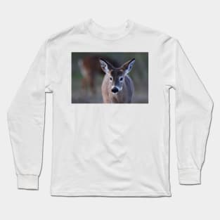 Pretty doe - White-tailed Deer Long Sleeve T-Shirt
